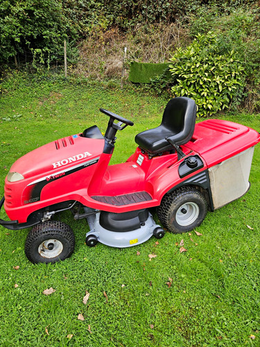 Honda ride petrol lawn - honda,