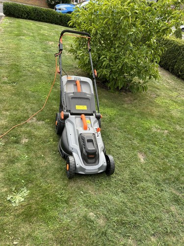 Vonhaus lawnmower 1800w - vonhaus,